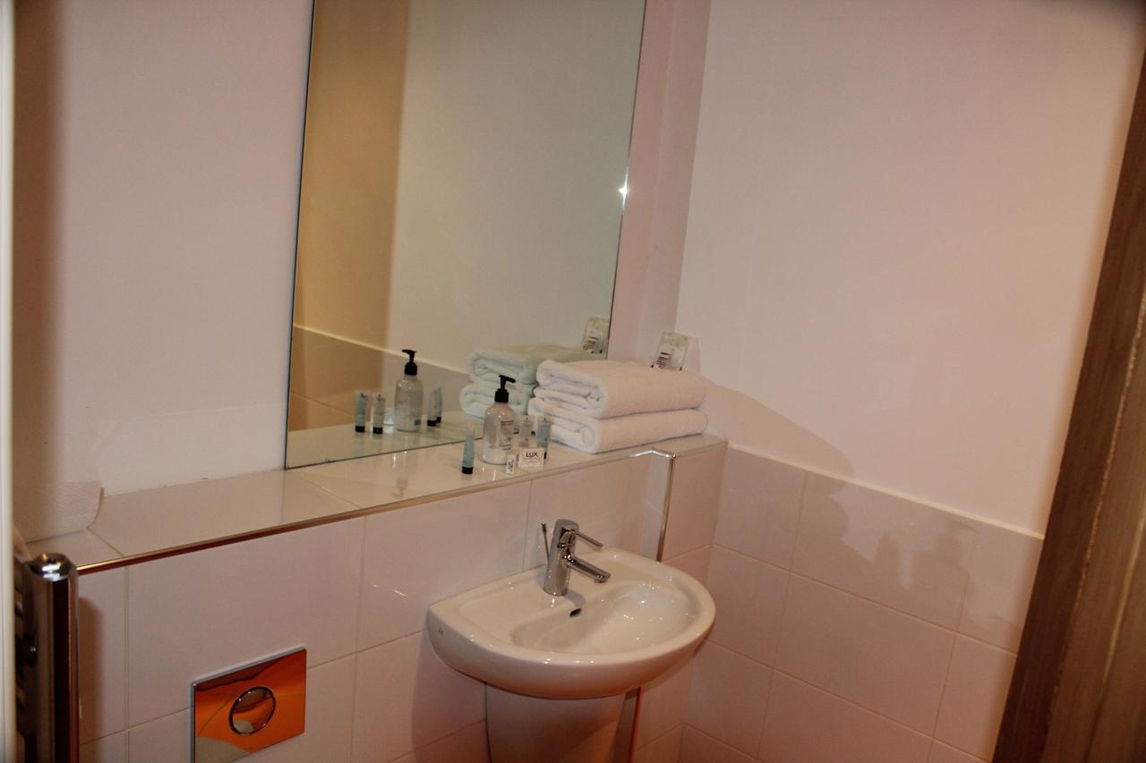 Rock And Fountain Hotel Newport  Luaran gambar